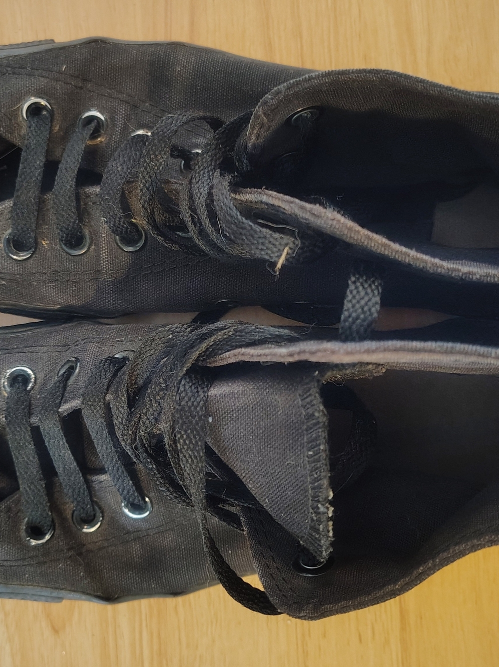 Converse Men's 7.5 Or Women's 9.5 Black Canvas Lace-Up Sneakers